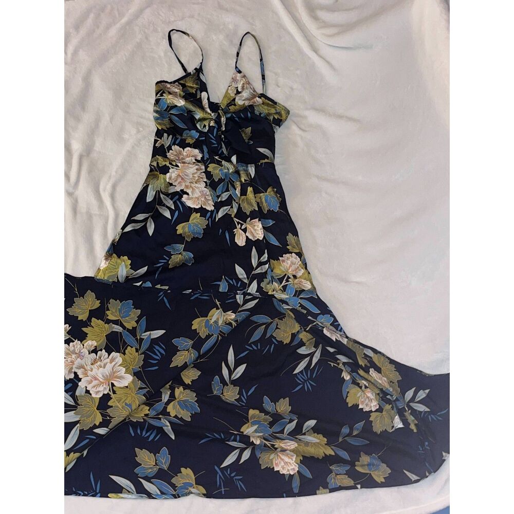 Blue Floral Springtime Dress - Picture 8 of 9